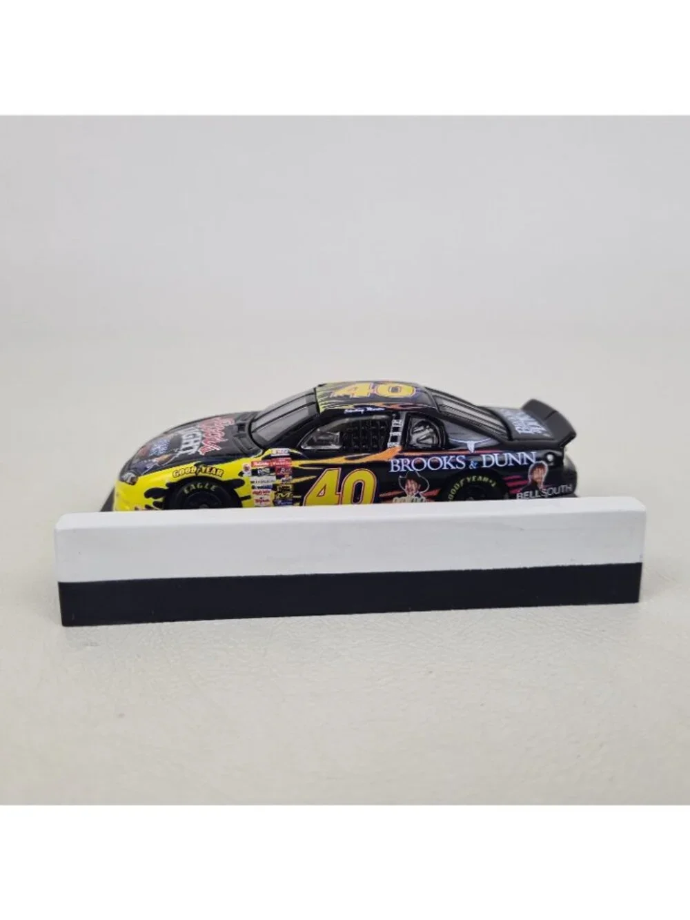 Action 1999 #40 Sterling Marlin Coors Lite Brooks & Dunn 1:64 Nascar W649916